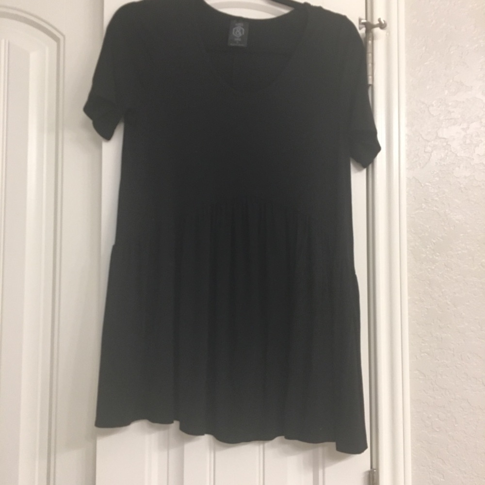 Small Black Agnes and Dora Muse Top